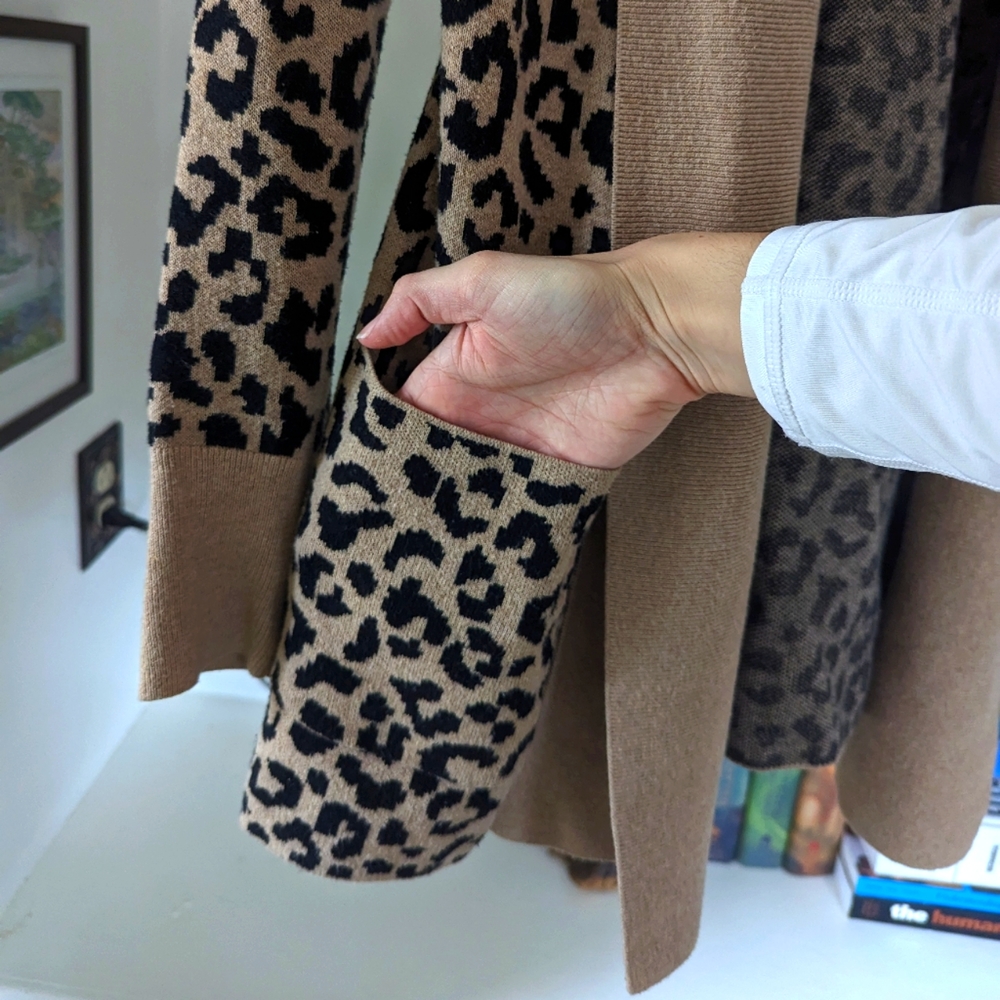 Leopard Sweater - Picture 3 of 4